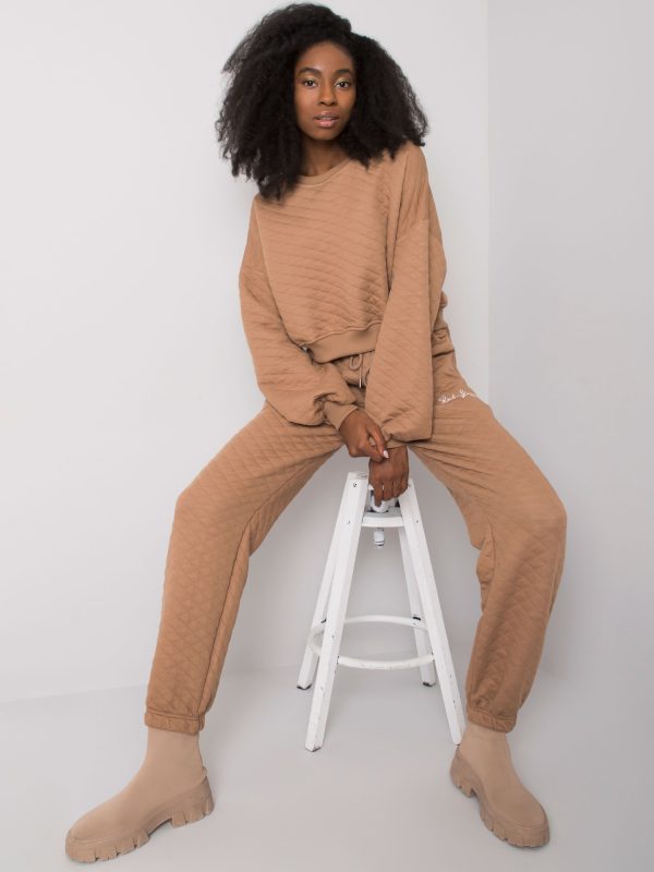 Wholesale Camel sweatpants with quilting Naomi RUE PARIS