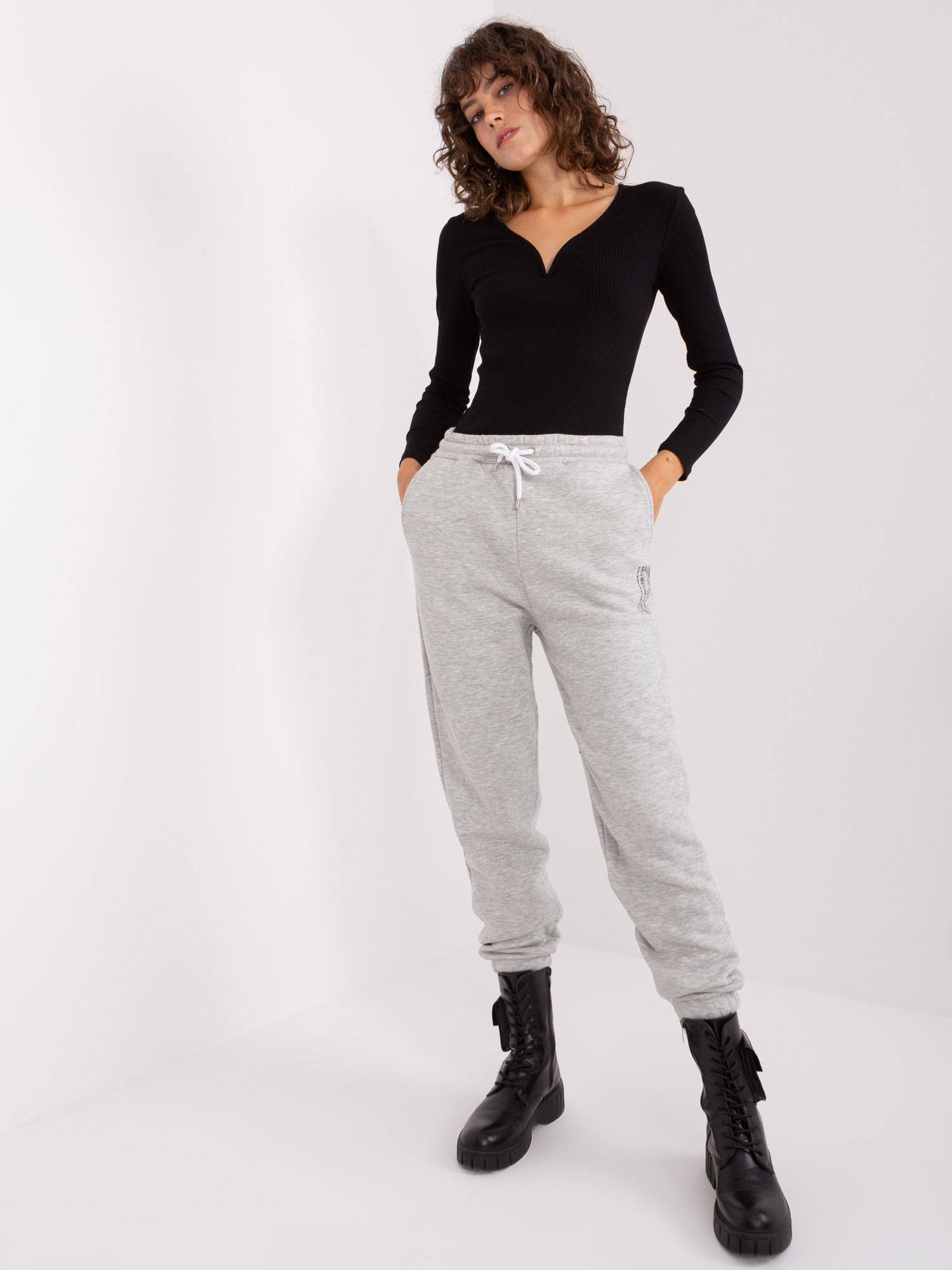 Sweatpants in an elegant casual look